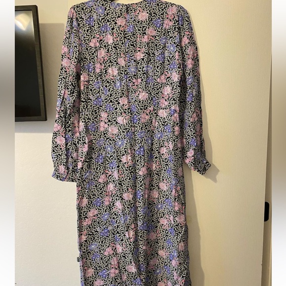 New loft dress it fits beautiful - Picture 2 of 2